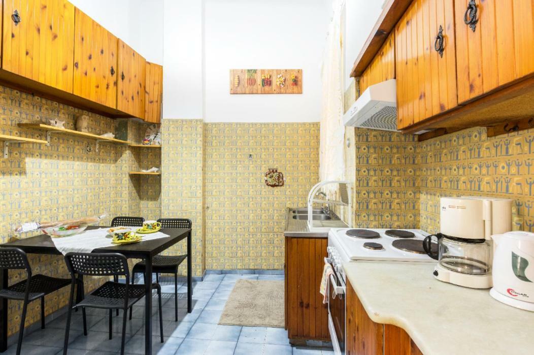 Beautiful Appartment Under Akropolis! Athens Exterior photo